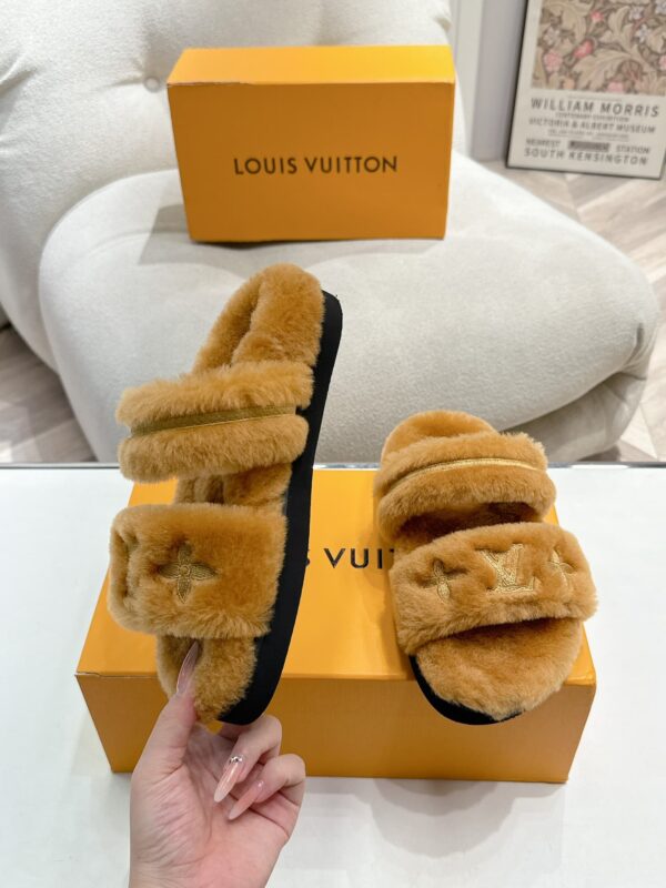 LOUIS VUITTON LV SUNSET FLAT COMFORT MULE SHEARLING BROWN - Image 3
