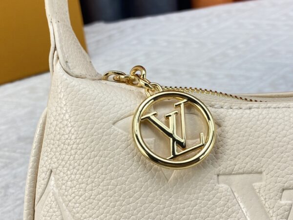 LOUIS VUITTON MINI MOON WHITE 20CM M82519 - Image 8