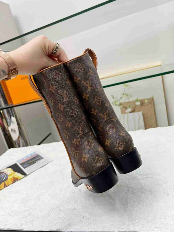LOUIS VUITTON LV RIDER BOOTS MONOGRAM BROWN - Image 6