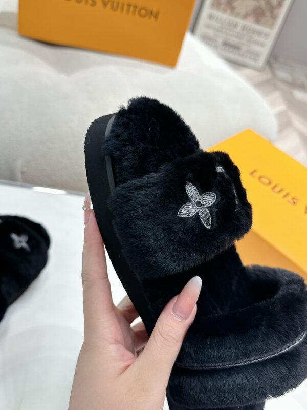 LOUIS VUITTON LV SUNSET FLAT COMFORT MULE SHEARLING NOIR1 1ADC65 - Image 7