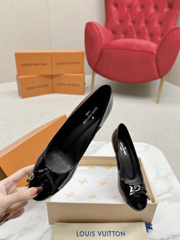 LOUIS VUITTON FIANCEE PUMPS BLACK - Image 2