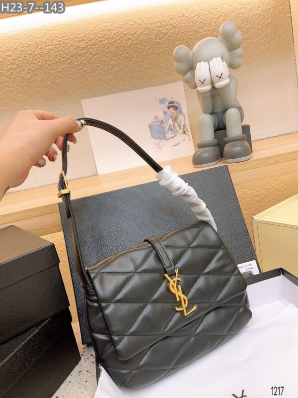 SAINT LAURENT LE 57 QUILTED LEATHER SHOULDER BAG BLACK 23CM - Image 4