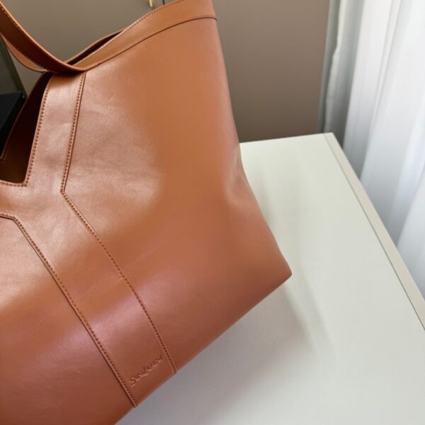 SAINT LAURENT Y TOTE IN LEATHER BRICK 36CM 817602AAEC36359 - Image 6