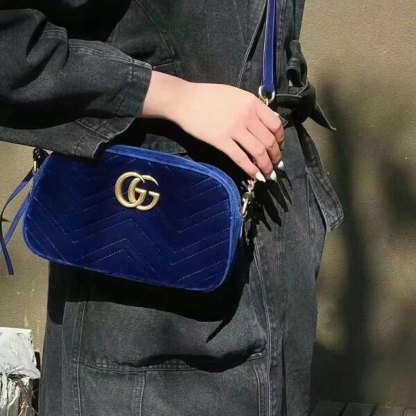 GUCCI SMALL GG MARMONT CAMERA BAG VELVET DARK BLUE 23CM - Image 3