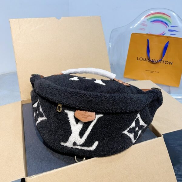 LOUIS VUITTON LV SKI BUMBAG SHEARLING BICOLOR CHOCOLATE AND CREAM 31CM M11799 - Image 5