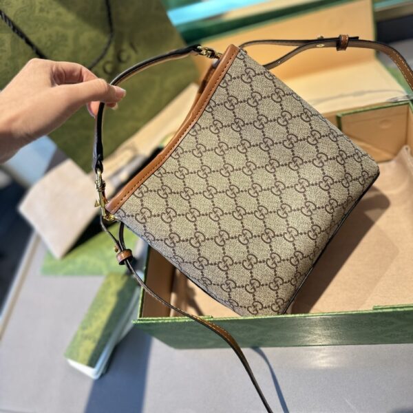 GUCCI GG EMBLEM MINI BUCKET BAG BEIGE AND DARK BROWN 21CM ‎815118 FAD6L 9758 - Image 6