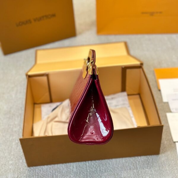 LOUIS VUITTON MONOGRAM VERNIS ROXBURY DRIVE HANDBAG RED 33CM - Image 3