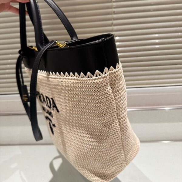 PRADA CROCHET AND LEATHER TOTE BAG TAN AND BLACK 33CM 1BG499 2M2Q F0I55 V GOO - Image 3