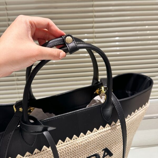 PRADA CROCHET AND LEATHER TOTE BAG TAN AND BLACK 33CM 1BG499 2M2Q F0I55 V GOO - Image 6