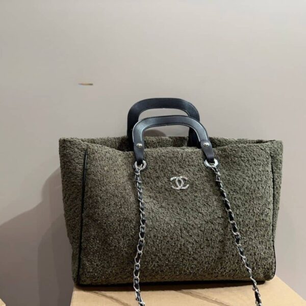 CHANEL DEAUVILLE LARGE TOTE SHOPPING BAG CRUMPLED SHEARLING GREY 40CM - Image 2