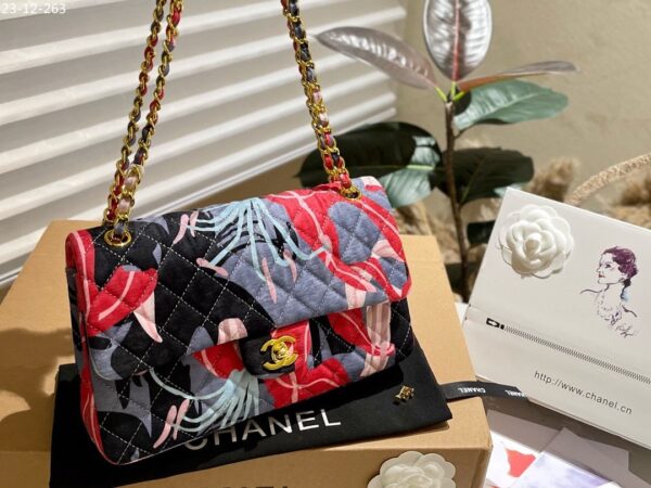 CHANEL FLAP BAG QUILTED PRINTED PINK MULTICOLOR 26CM - Image 2