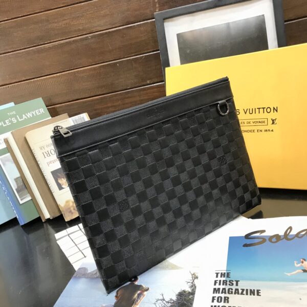 LOUIS VUITTON VOYAGE POCHETTE DAMIER INFINI LEATHER BLACK 33CM - Image 2