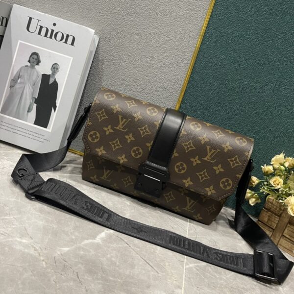 LOUIS VUITTON S CAPE MESSENGER MONOGRAM BROWN 28CM - Image 2