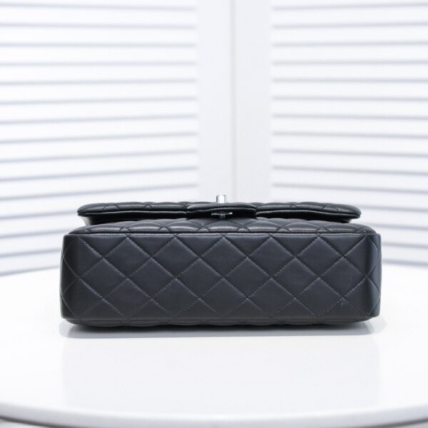 CHANEL CLASSIC FLAP BAG LEATHER BLACK 25CM - Image 3