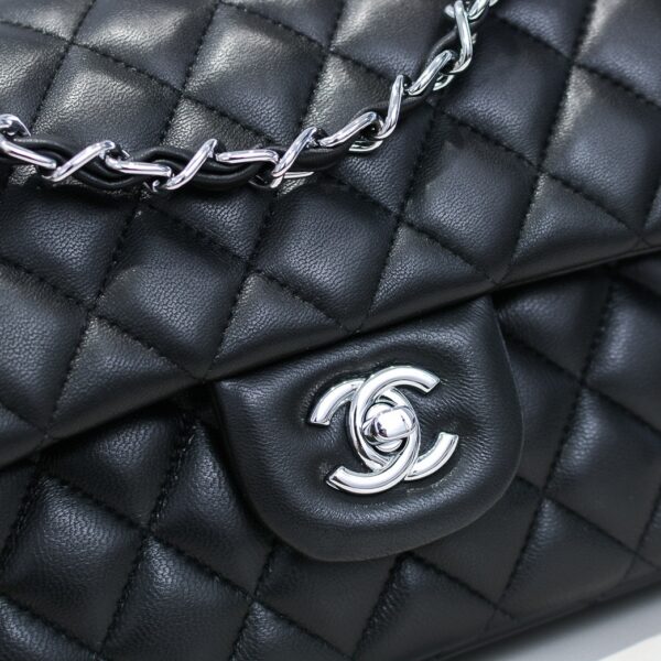 CHANEL CLASSIC FLAP BAG LEATHER BLACK 25CM - Image 5