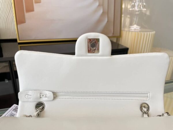 CHANEL CLASSIC DOUBLE FLAP BAG WHITE 25CM - Image 6
