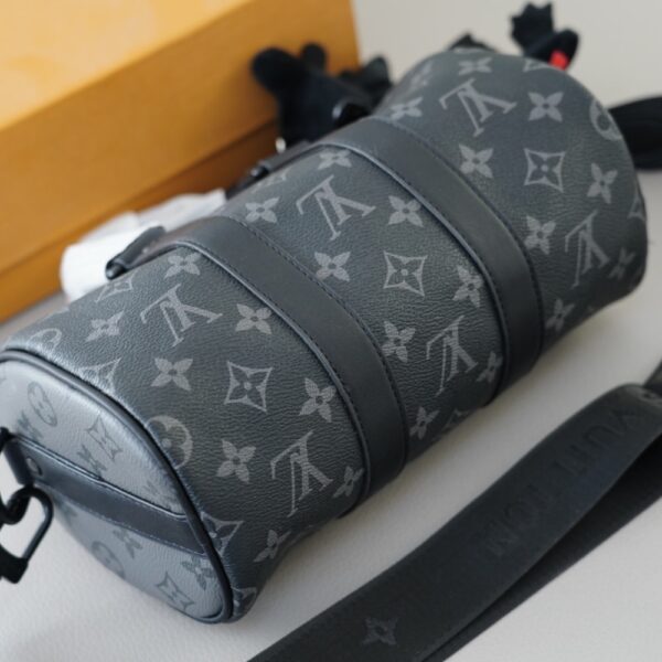 LOUIS VUITTON KEEPALL BANDOULIÈRE 25 MONOGRAM ECLIPSE BLACK 24CM M46271 - Image 4