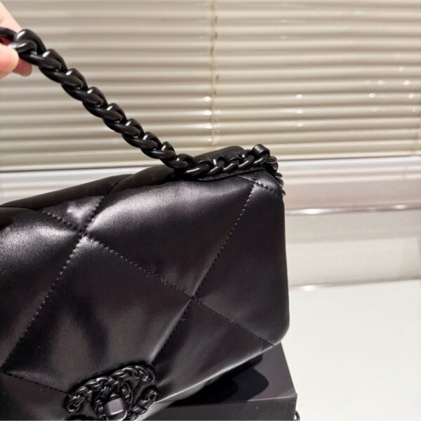 CHANEL CC FLAP BAG IN BLACK 26CM - Image 5
