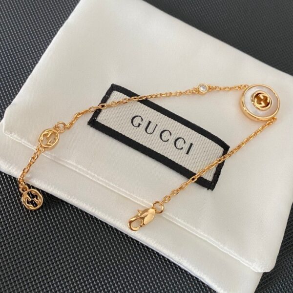 GUCCI INTERLOCKING GG BRACELET GOLD TONE 786749 J85I0 8070 - Image 3