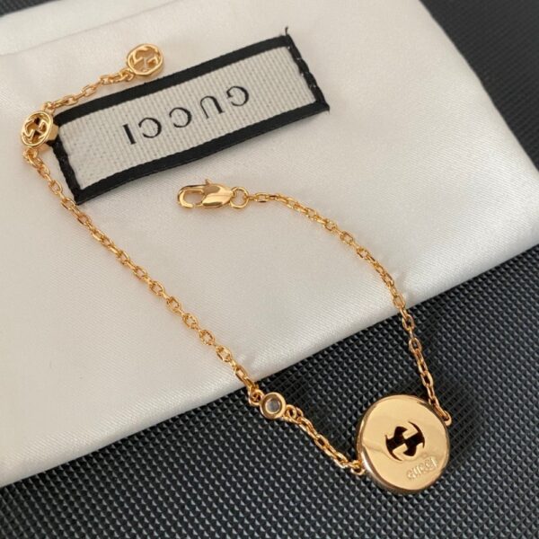 GUCCI INTERLOCKING GG BRACELET GOLD TONE 786749 J85I0 8070 - Image 4