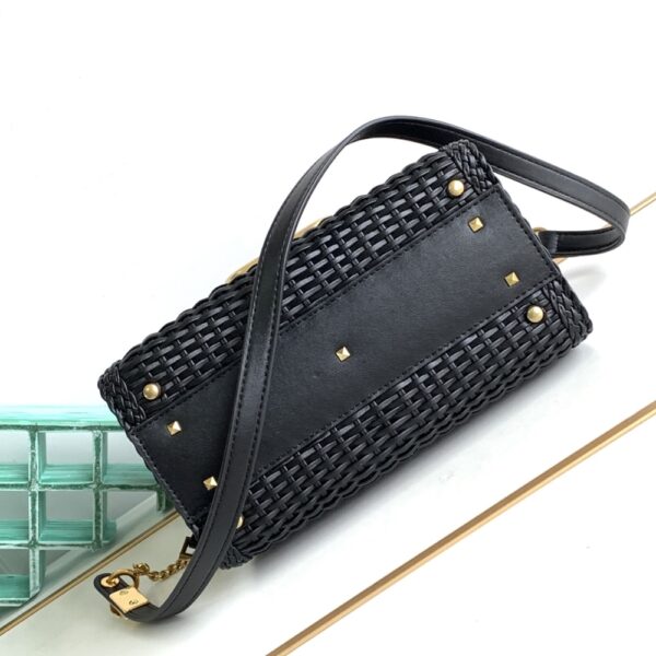 VALENTINO VLOGO TOP HANDLE BAG BLACK 22CM - Image 4