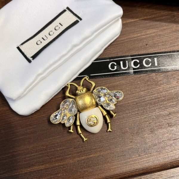 GUCCI GG BEE BROOCH GOLD WITH STONE - Image 6