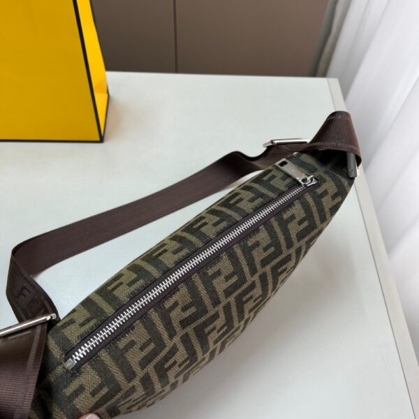 FENDI FF JACQUARD MELON SMALL BROWN 24CM 7VA635ASIQF19KW - Image 4