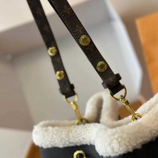 LOUIS VUITTON NEONOE HANDBAG LEATHER AND MONOGRAM TEDDY SHEARLING MM BLACK 25CM - Image 3