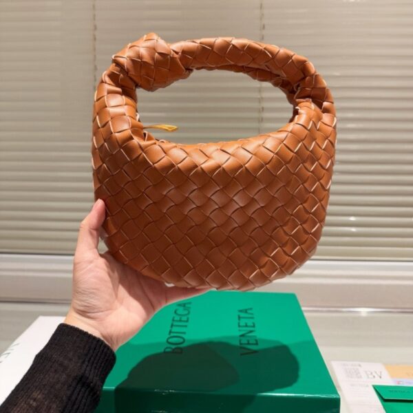 BOTTEGA VENETA MINI JODIE BAG IN CARAMEL 26CM 651876VCPP59830 - Image 2