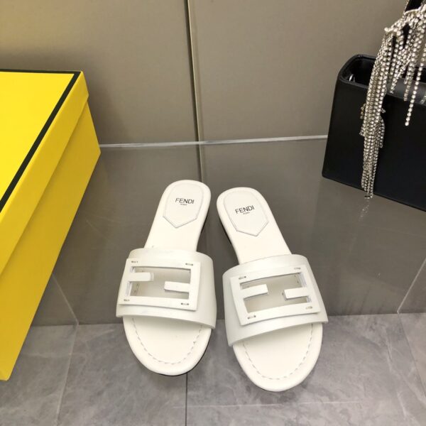 FENDI BAGUETTE WHITE LEATHER SLIDES - Image 6