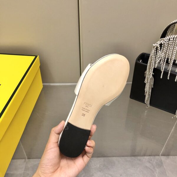 FENDI BAGUETTE WHITE LEATHER SLIDES - Image 10