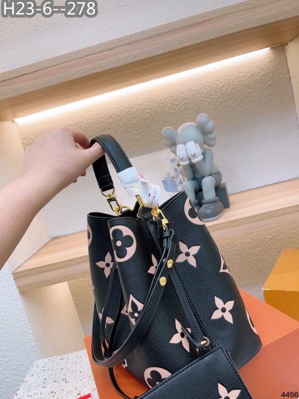 LOUIS VUITTON NÉONOÉ MM BLACK 25CM M45497 - Image 6