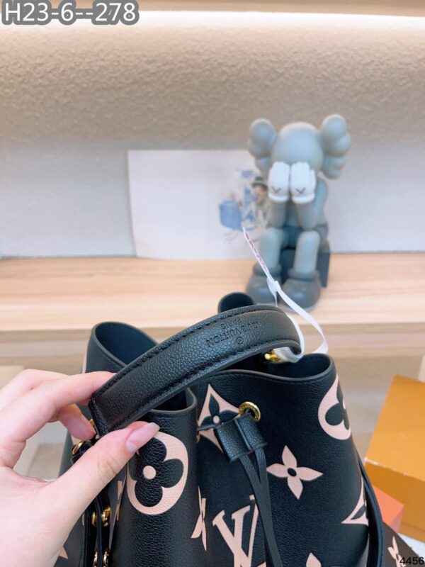 LOUIS VUITTON NÉONOÉ MM BLACK 25CM M45497 - Image 8