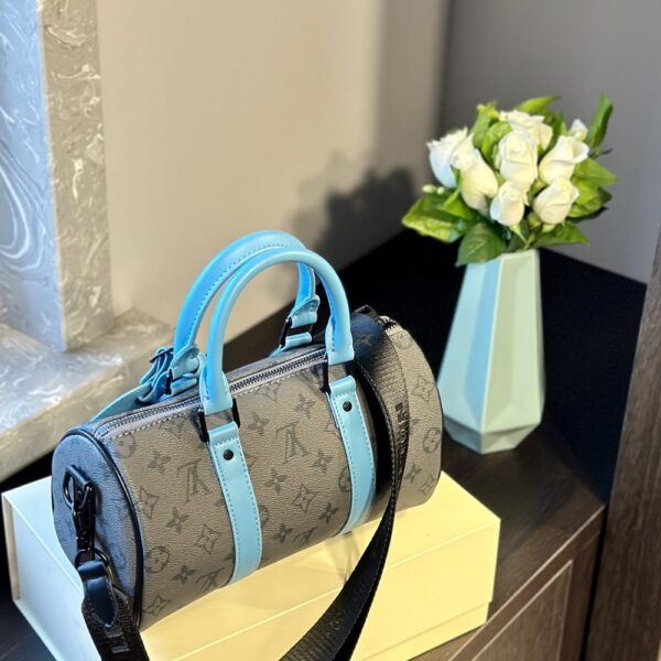 LOUIS VUITTON KEEPALL BANDOULIÈRE 25 MONOGRAM ECLIPSE REVERSE COATED CANVAS TURQUOISE 25CM M11645 - Image 4