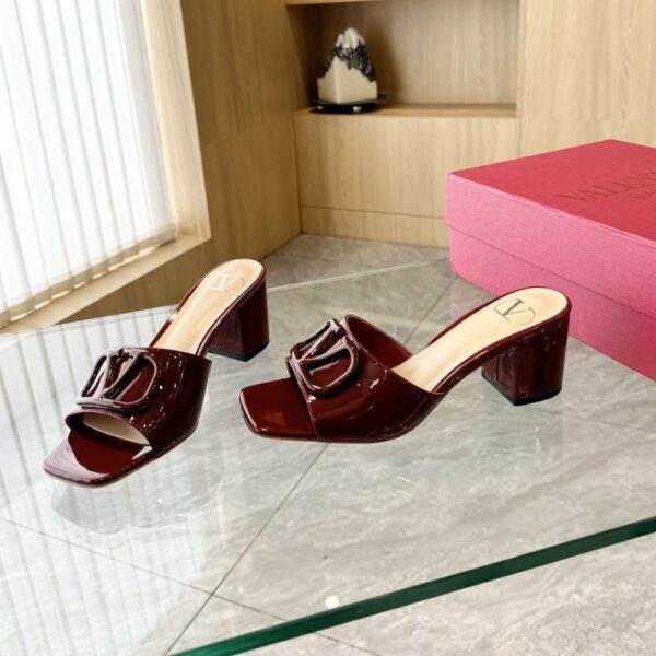 VALENTINO VLOGO SIGNATURE SLIDE SANDAL BURGUNDY - Image 6