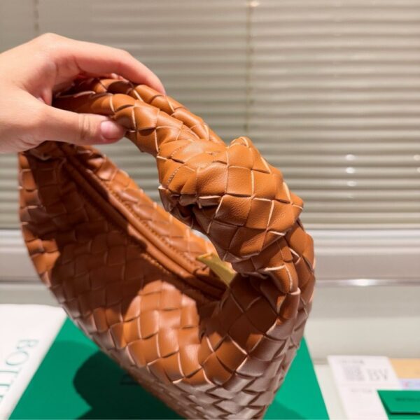 BOTTEGA VENETA MINI JODIE BAG IN CARAMEL 26CM 651876VCPP59830 - Image 6