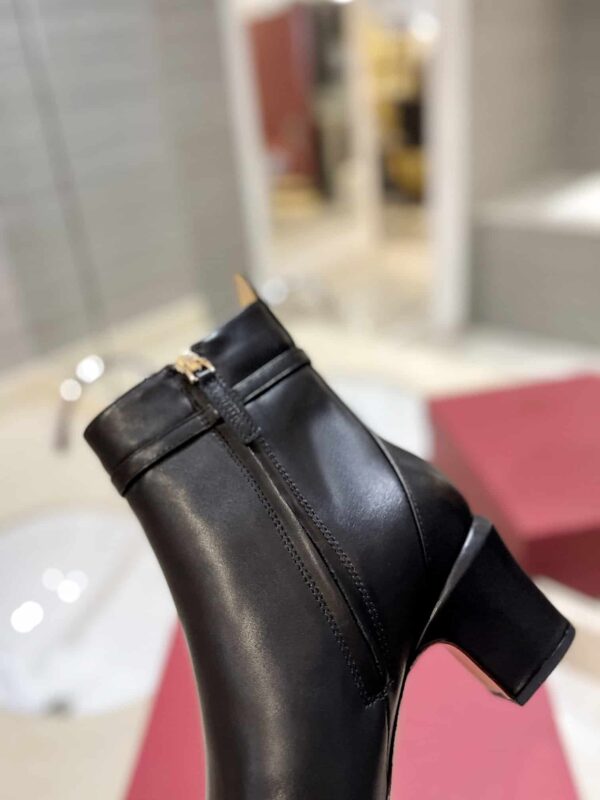 VALENTINO GARAVANI TAN GO ANKLE BOOT IN CALFSKIN LEATHER BLACK 3W2S0GZ2ATZ 0NO - Image 5