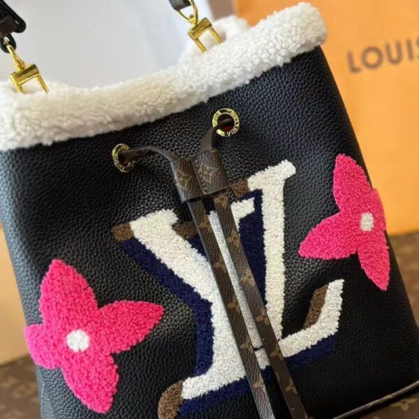 LOUIS VUITTON NEONOE HANDBAG LEATHER AND MONOGRAM TEDDY SHEARLING MM BLACK 25CM - Image 2